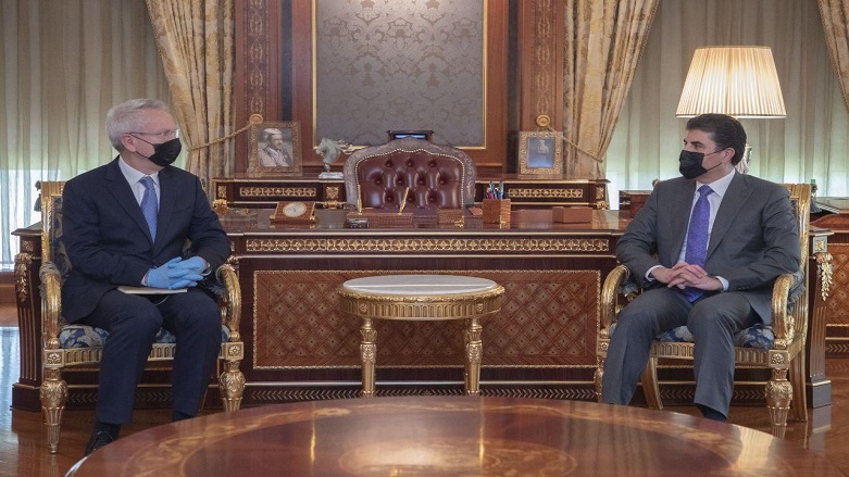 Kurdistan Region President Nechirvan Barzani convenes with UK Counsel General James Thornton to Kurdsitan Region, June 2, 2020. (Photo: Kurdistan Region Presidency)